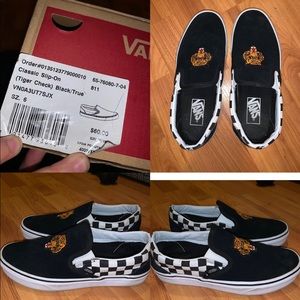 Selling Tiger check Classic Slip-on Vans